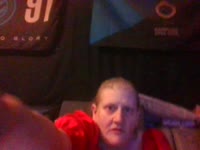 Ik ben een lieve maar ondeugende goedlachs , vriendelijk en speels