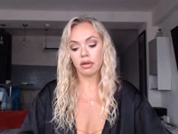 Hi! I’m a confident, elegant and mature woman who knows how to enjoy life. I believe true attraction starts with eye contact, chemistry and a genuine smile. I love close-up conversations, dancing, laughter and creating unforgettable moments. If you appreciate feminine energy, experience and meaningful connection, you’re always welcome in my room. ❤️