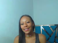 Soy una chica muy sexy y atrevida. Me gusta el sexo y los fetiches. Me gusta mostrar mi cuerpo sexy y desnudo ante la cámara.