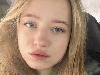 naked girl with webcam masturbating with sextoy CarmelVansciver