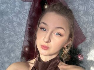 hot girl webcam CharoletteHeckle