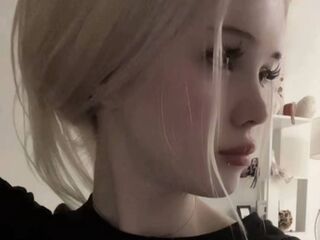 bedroom web cam HeatherHeinitz