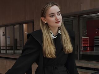 beautiful cam girl LamonicaBottiggi