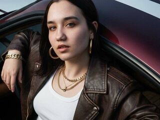 naked cam girl masturbating with sextoy LeraMednis