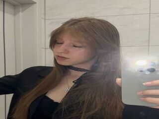 camgirl playing with sextoy MarisolKiraly