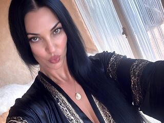 fingering cam girl MiaMontal