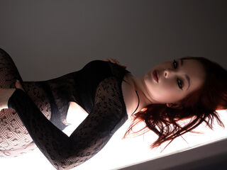 camgirl sexchat NikaMoyre