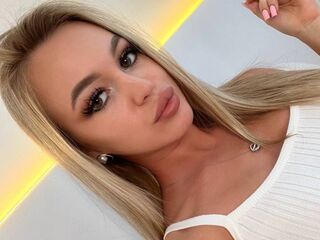 webcam strip tease show SelenaDepaoli