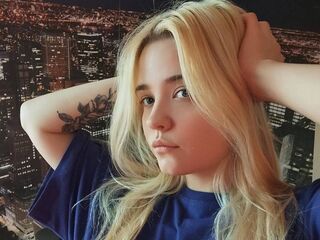 naughty camgirl picture MonnieMoniz