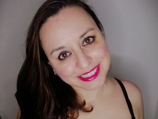 beautiful camgirl AdelaAlbaNatural