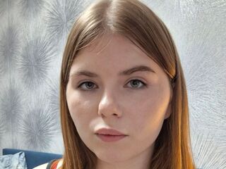 camslut masturbating AliaFerrarini