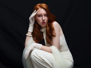 topless camgirl AlianDugger