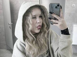 naked camgirl picture AlicaUwu