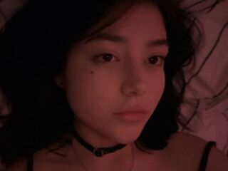 fingering webcamgirl AlisaGlow