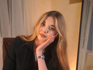 naked cam girl masturbating with vibrator AlonaYouell