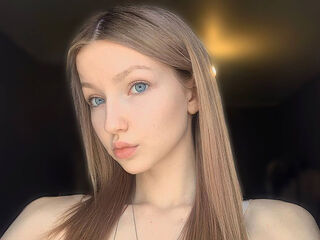 naked cam girl AmityGillingham