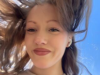 hot cam girl fingering shaved pussy AnnikaRodrigez