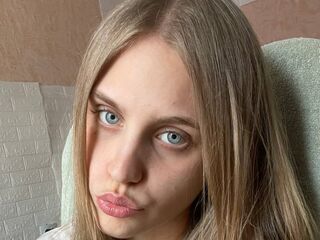online chat AyannaOverturf