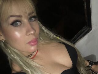 hot cam girl masturbating with vibrator BarbieLu