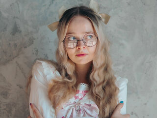 fingering camslut BellaMorley