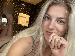 bedroom cam BlondieBritt