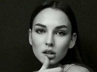 cam girl fingering CariGugliuzza