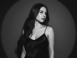 naughty camgirl masturbating with vibrator CharlaDaponte