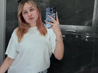 camgirl playing with sextoy ChuFlorendo