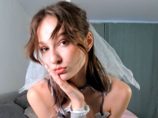 live free chat ClementinaDrouin