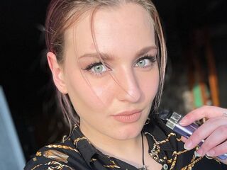 cam girl masturbating with vibrator CristaStwell