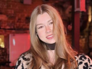 livesex video DainaThroneberry