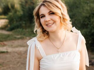 hot girl webcam photo DemetriceAkpan