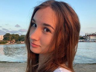 naked camgirl masturbating with vibrator DignaKilts