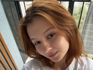 beautiful webcamgirl DominoFrost