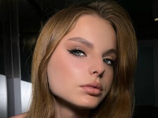 naughty cam girl fingering pussy DoraWilliams