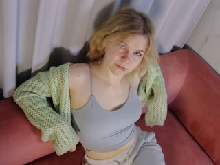 camwhore masturbating with sextoy ElizabethVayne