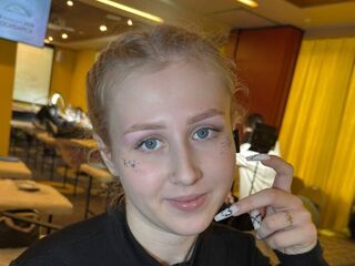 naked cam chat EmelinaKrider