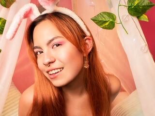 fingering girl webcam  EmmaMonnet