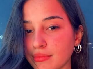 live webcam performer HannyMia