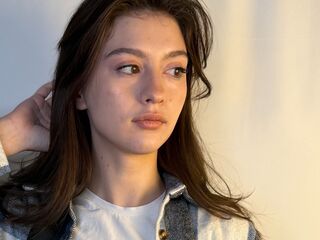 cam girl HermilaKegerries