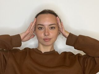 cam girl playing with dildo HertaLaraby