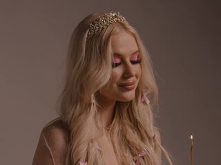 naked camgirl picture IvyAvery