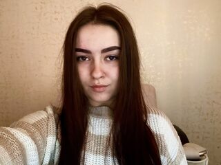 naughty camgirl masturbating with dildo IvyKropp