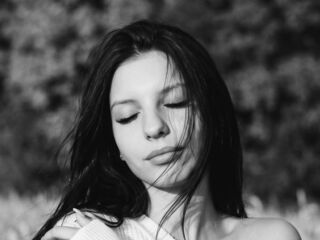 cam girl playing with vibrator JanettaVanhove