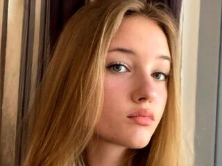 topless webcam girl JaniJarema