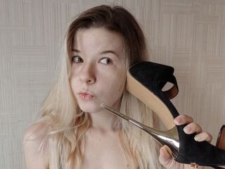 girl shaving pussy JessyDough