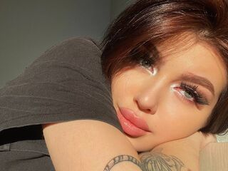 masturbating webcamgirl KarolinaKaren