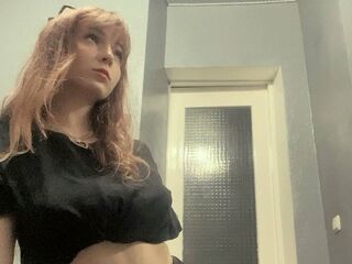 camgirl fingering wet pussy KatheSanagustin