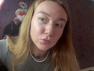 beautiful cam girl KayeEliasen