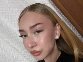 camgirl playing with dildo KellyHilles